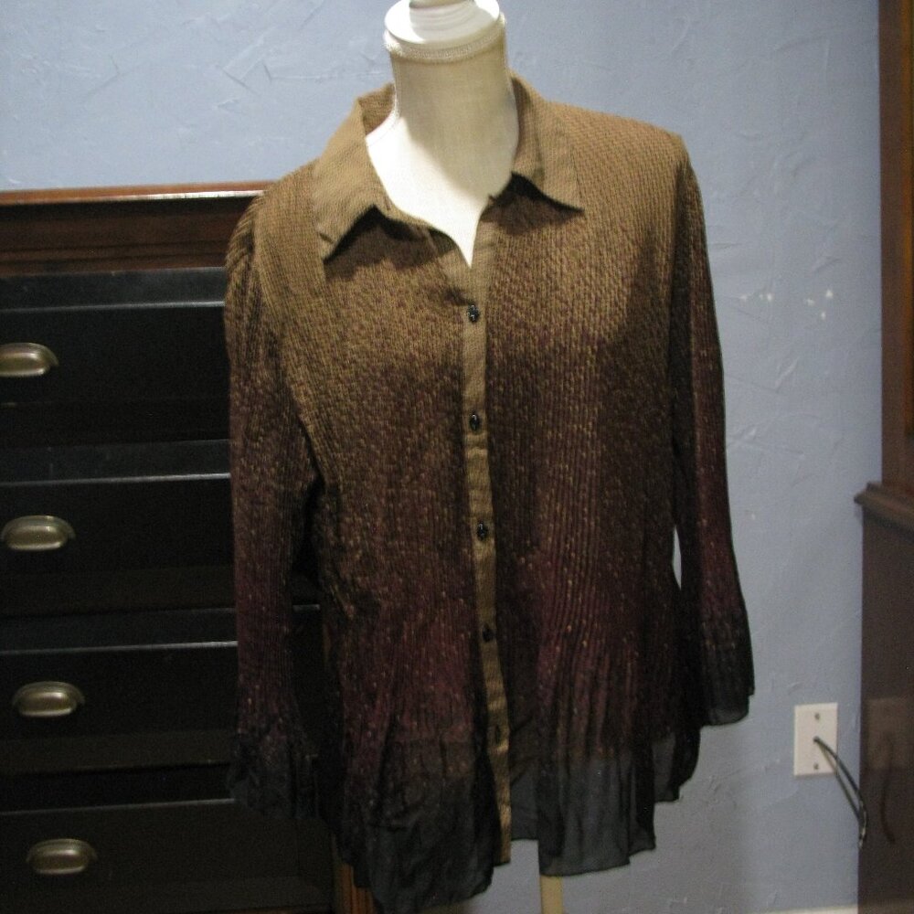 * Covington Blouse XL Micro Pleats Pleating Bell Sleeve Button Up